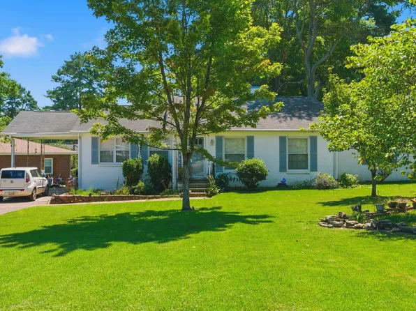 302 Park Ln, Florence, AL 35630