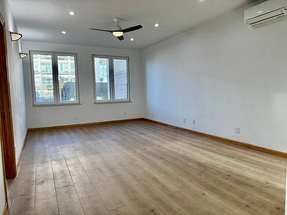 4th image of 726 Leonard St Floor 2