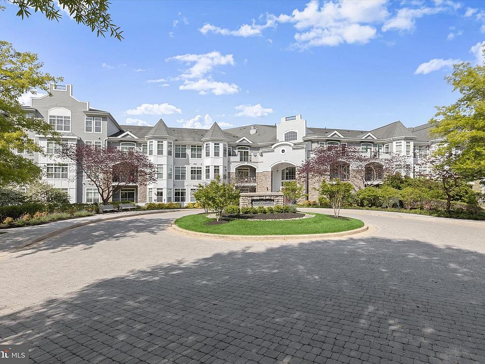 1st image of 3000 Stone Cliff Dr Unit 105