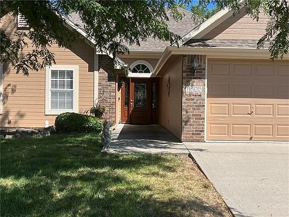 2nd image of 1605 SE Dalton Dr