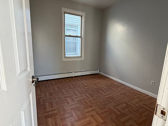 5th image of 675 Kennedy Blvd APT 1