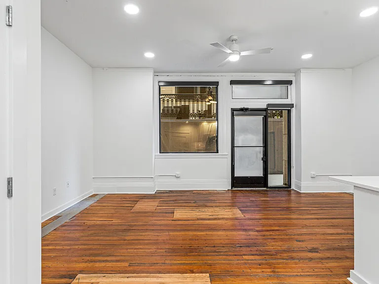 Mutual on Main Apartments — Photo 112
