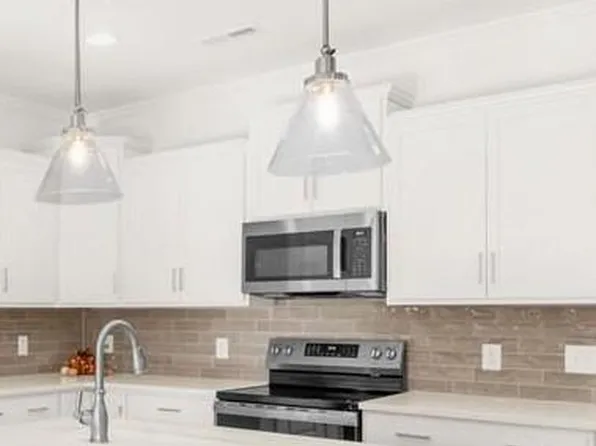 3600 Townland Cir, Clemmons, NC 27012