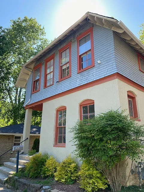 3 bed, 1.5 bath, 1987 sqft, $1,950 — Photo 2