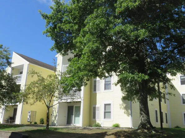 5 Marc Dr APT 5B4, Plymouth, MA 02360