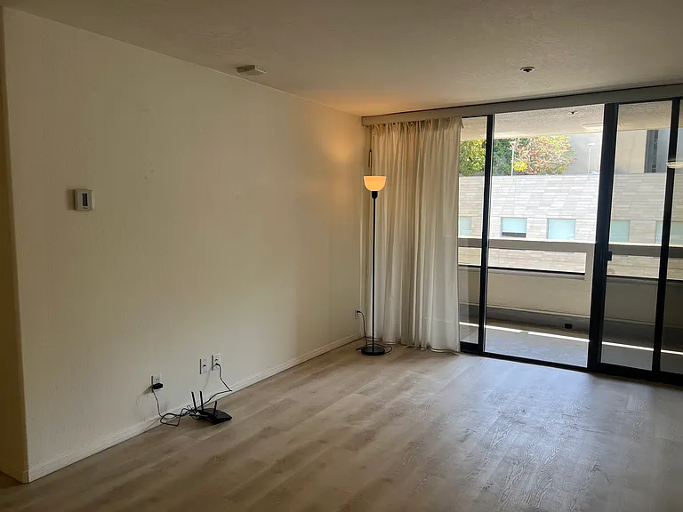 121 S Hope St #319 — Photo 11