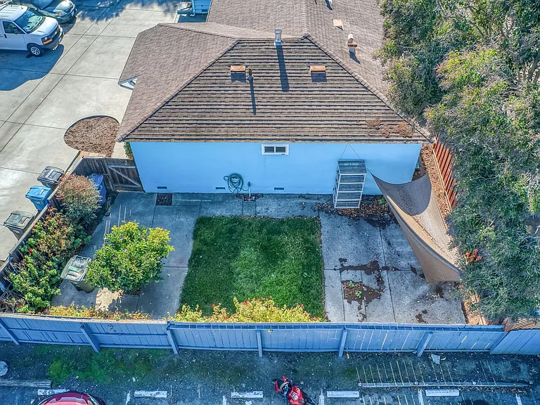 1821 Woodland Ave — Photo 14