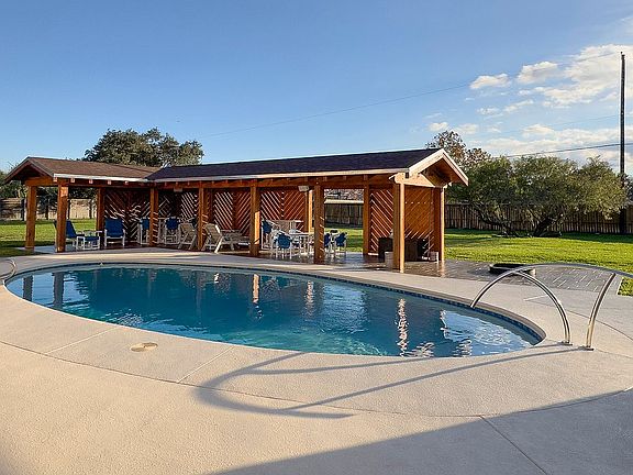 5th image of 2133 Whispering Oak Dr