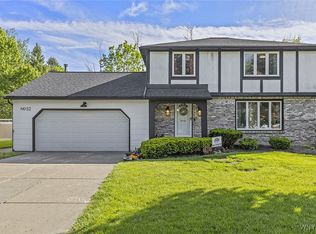 52 Schimwood Ct, Getzville, NY 14068