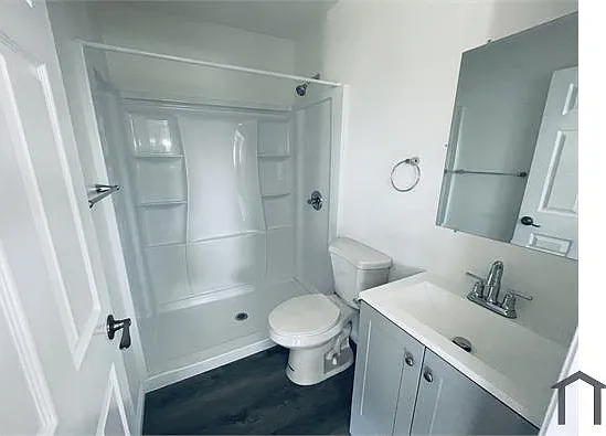 4 bed, 1200 sqft, $3,486 — Photo 1