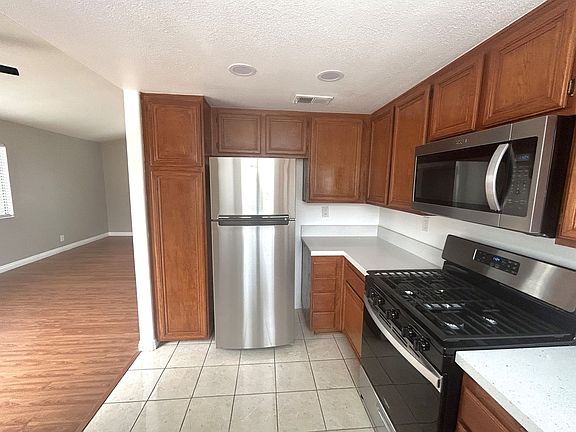 5th image of 2538 Sundial Dr Unit E
