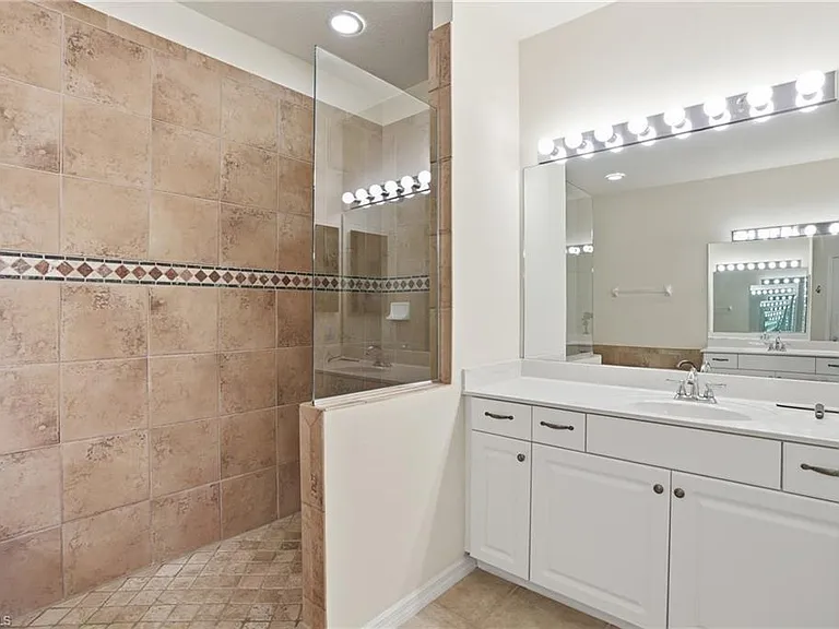 12854 Carrington Cir #7 — Photo 25