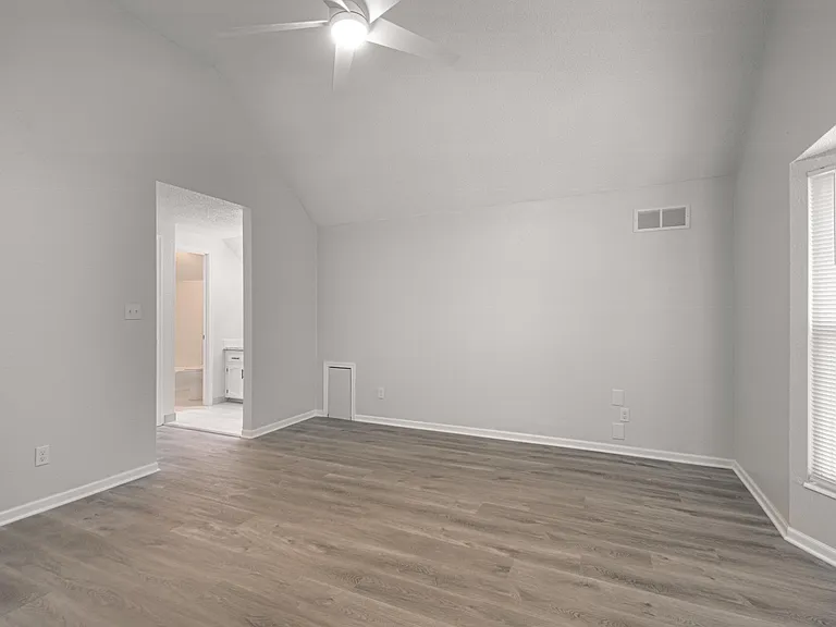 1305 La Chateau Dr — Photo 26