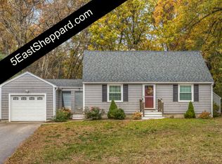5 E Sheppard Ln, Chelmsford, MA 01824