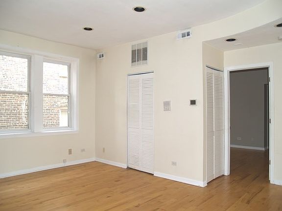 3rd image of 3235 W Washington Blvd APT 1B