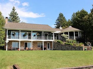 888 S Hessel Point Rd, Hessel, MI 49745