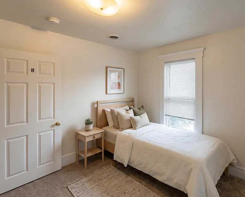 1 bed, 1.0 bath, 87 sqft, $800 — Photo 4