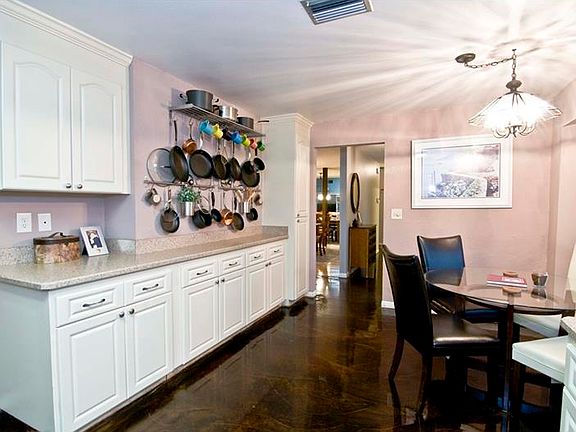 4th image of 2824 Hamlin Pl