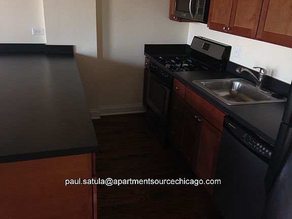 5th image of 2834 N Albany Ave #1001
