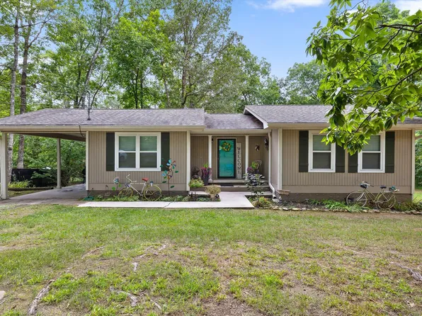 292 Swanger Rd, Signal Mountain, TN 37377