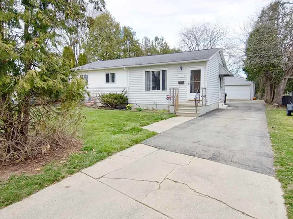 755 Coventry Ave, Owosso, MI 48867