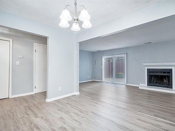 5th image of 3607 Chimney Creek Dr #1