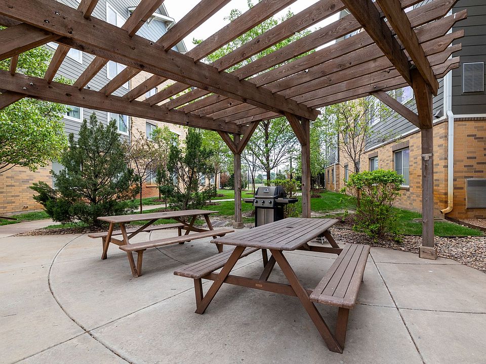 1st image of 411 W Maple St #6f7f3eb39