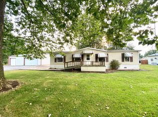107 School St, Zeigler, IL 62999