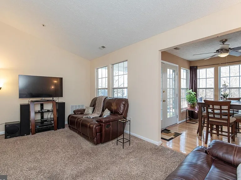 living/dining room