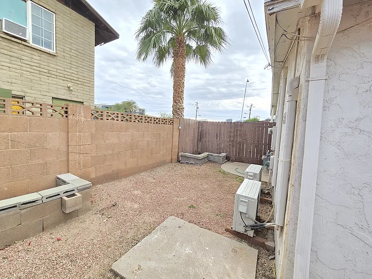 1007 N Scovel St — Photo 11