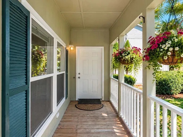 3130 Glacier Lane, Camano Island, WA 98282