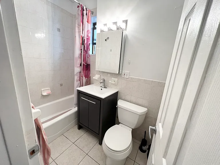 342 E 65th St #5FW — Photo 3