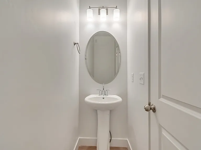 1593 N 1870 E — Photo 10