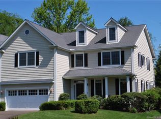 16 Walnut Ridge Ln, Stamford, CT 06905