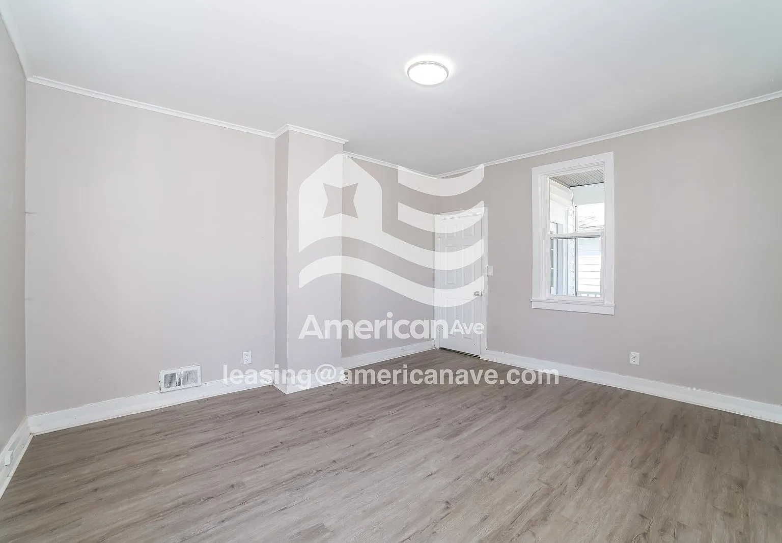 4 bed, 1.0 bath, 1326 sqft, $935 — Photo 2