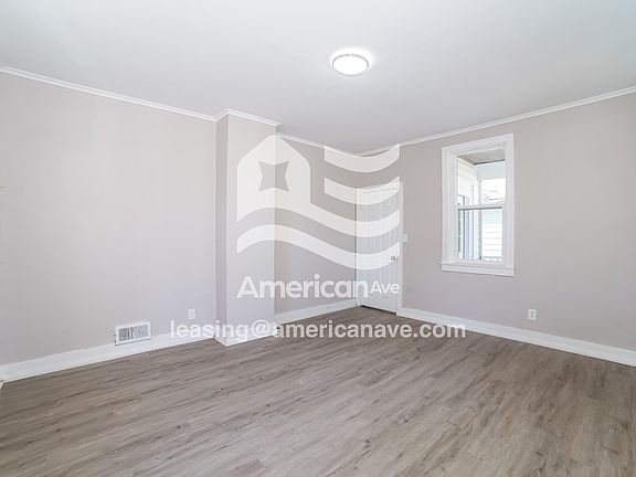 1620172_002_living_room_13694164.jpg