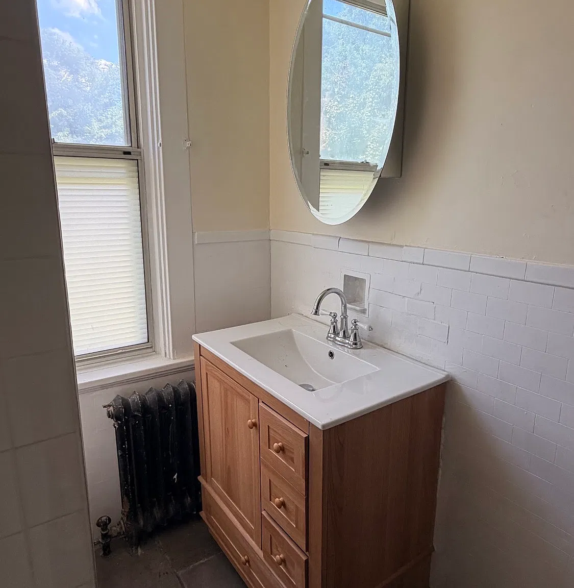 180 Noble Ave — Photo 4