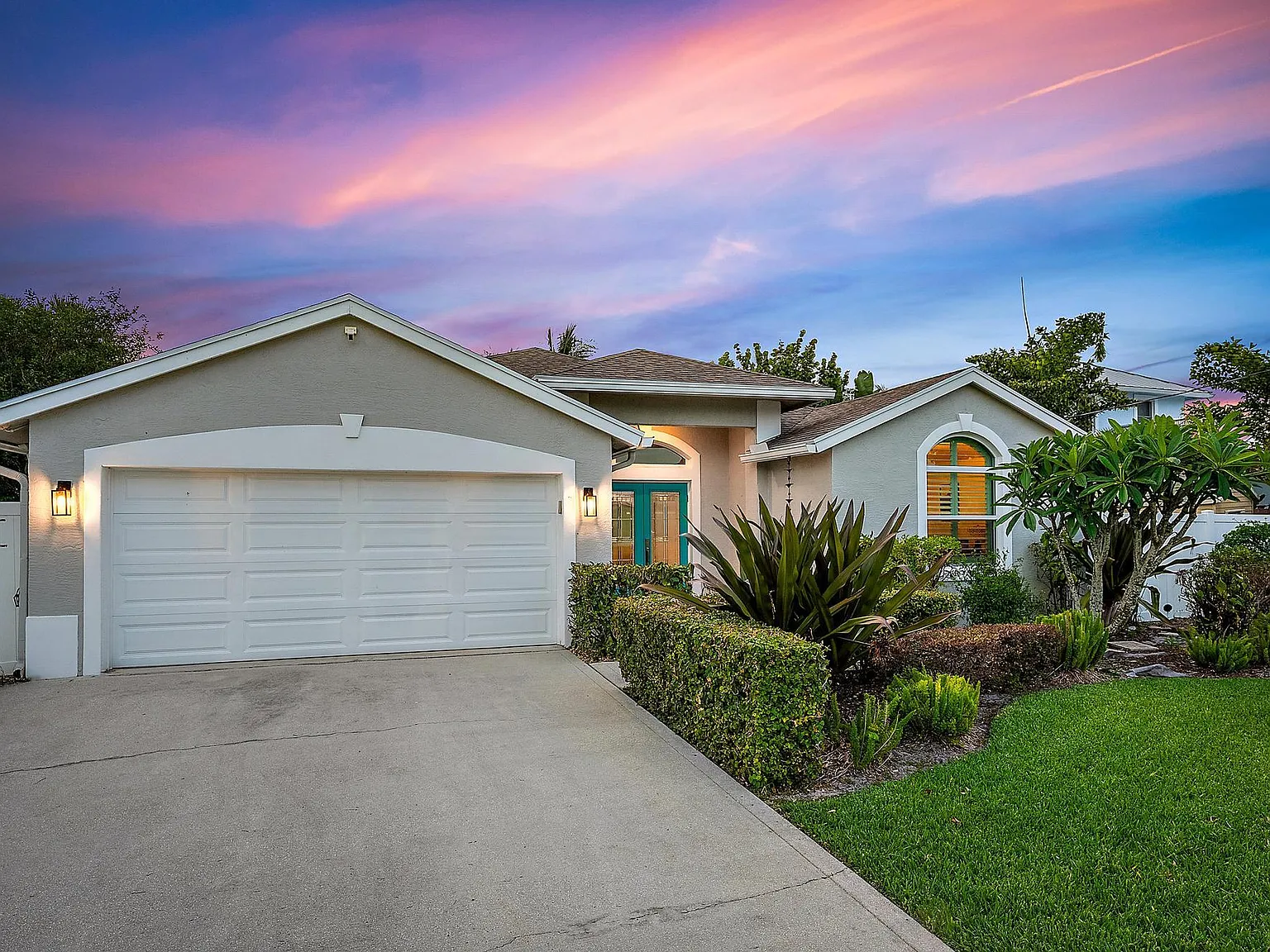 3 bed, 2.0 bath, 1662 sqft, $10,000 — Photo 2