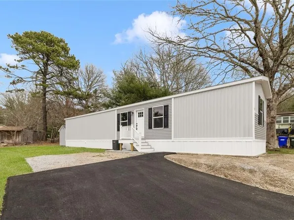 19 Toadstool Knoll St, Charlestown, RI 02813