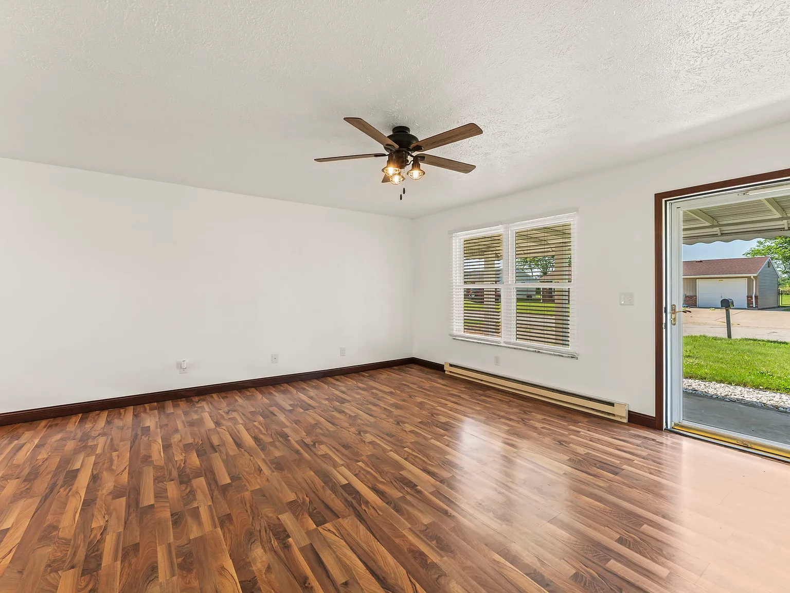 3 bed, 1008 sqft, $1,400 — Photo 4