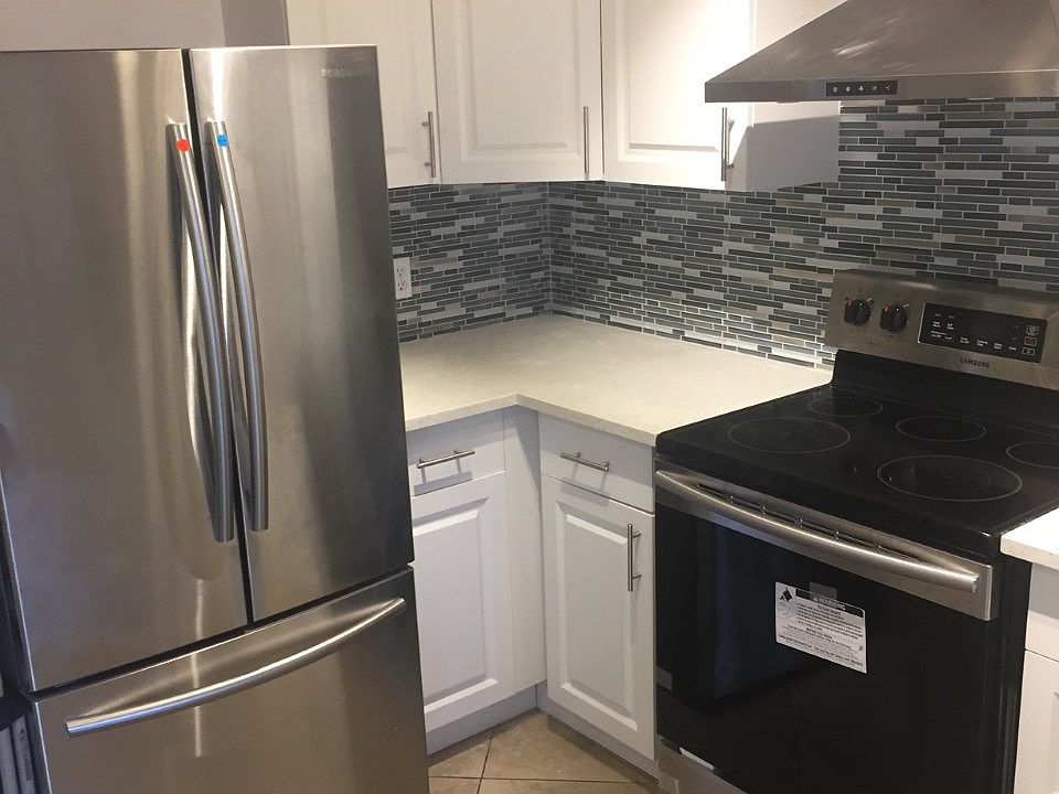 1st image of 617 Ixoria Ave APT 21