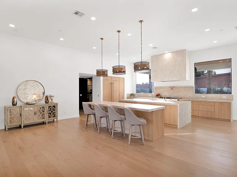11842 N Miller Rd — Photo 35