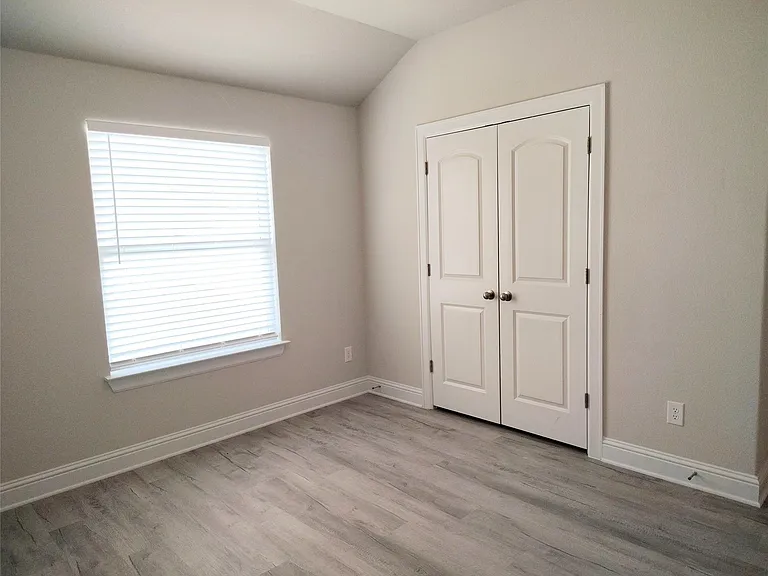 7801 Dakota Cir — Photo 4