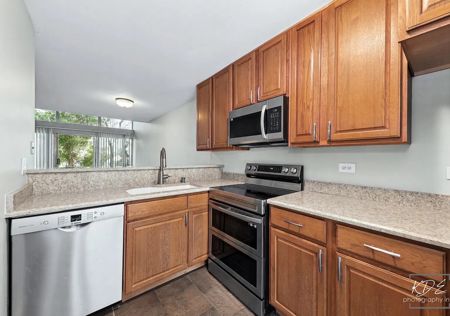 2 bed, 1.5 bath, 910 sqft, $2,250 — Photo 4