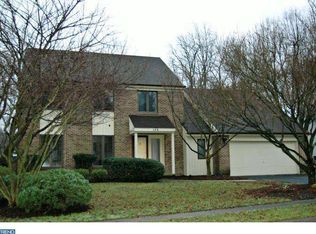 122 Fairhill Dr, Wilmington, DE 19808