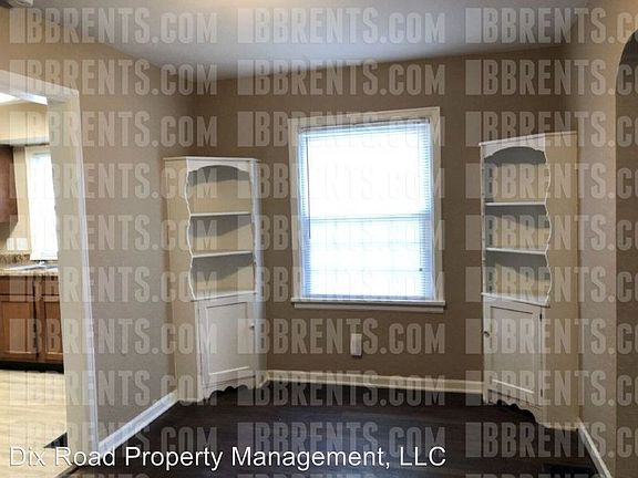 5th image of 215 W Beechwood Ave