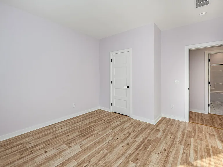 7039 Executive Cir — Photo 28