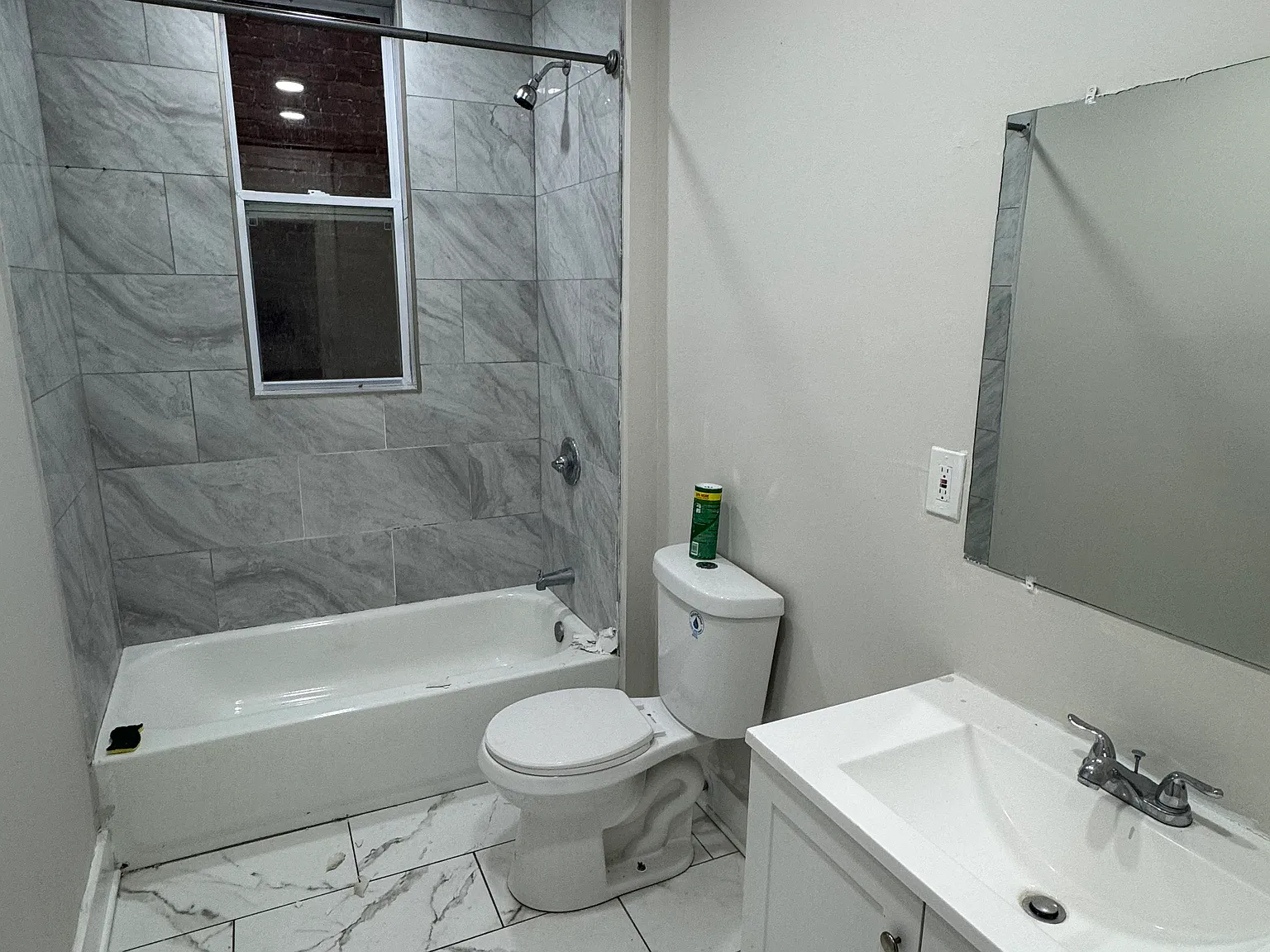 3 bed, 1200 sqft, $3,000 — Photo 3