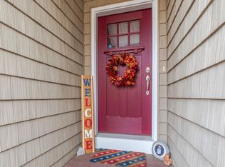 12 Manor Dr #B, Hooksett, NH 03106