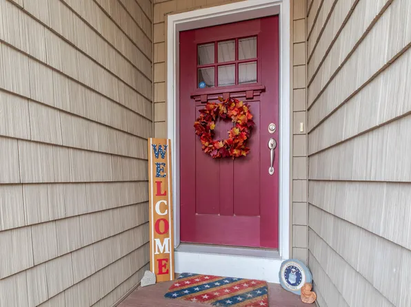 12 Manor Drive #B, Hooksett, NH 03106